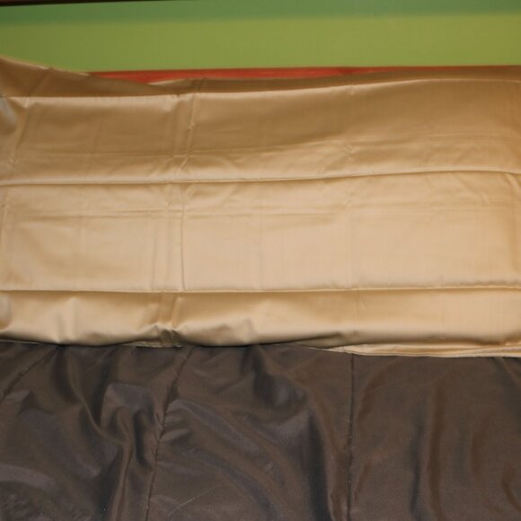 Dreamfit bronze called Truffle pillowcases set of 2 41x21 - Picture 4 of 5